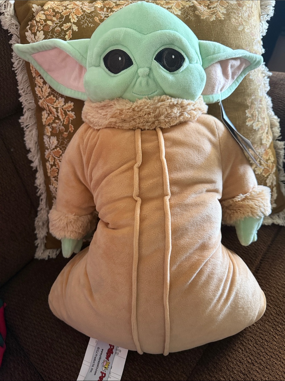 Star Wars Yoda Pillow Pet, New With Tags